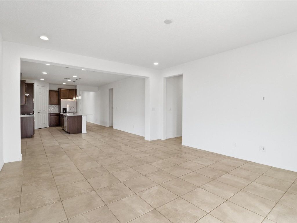 Image 15 of property listing at 1125 Vallecito Loop NW, Los Lunas, NM 87031