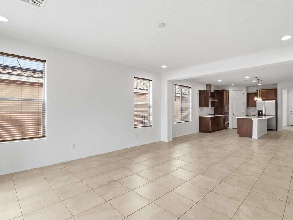 Image 16 of property listing at 1125 Vallecito Loop NW, Los Lunas, NM 87031