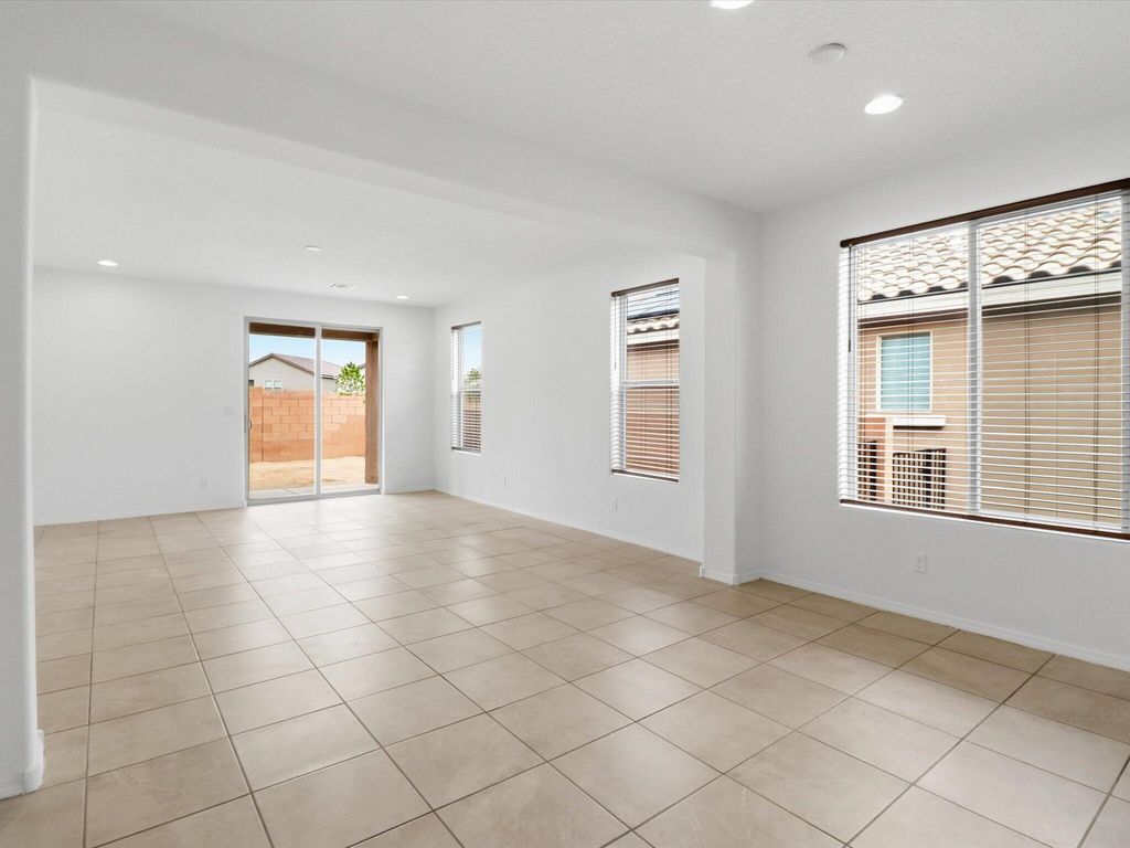 Image 17 of property listing at 1125 Vallecito Loop NW, Los Lunas, NM 87031