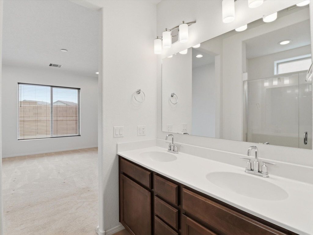 Image 23 of property listing at 1125 Vallecito Loop NW, Los Lunas, NM 87031