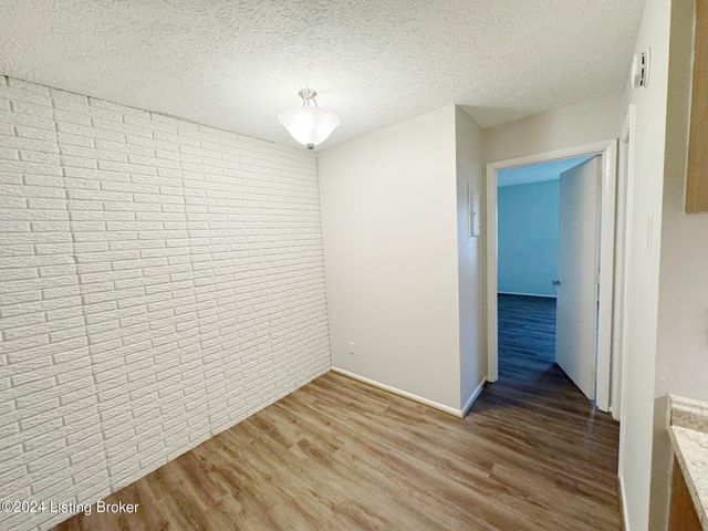 4012 Dupont Cir 309, Louisville, KY 40207