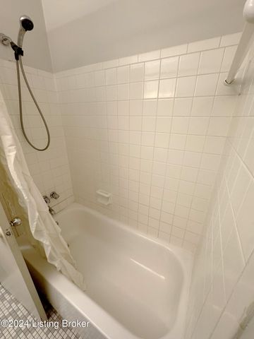 4012 Dupont Cir 309, Louisville, KY 40207