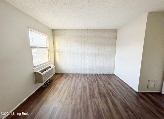 4012 Dupont Cir 309, Louisville, KY 40207