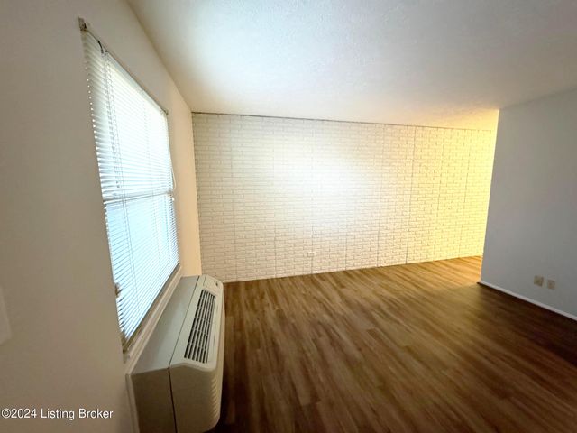4012 Dupont Cir 309, Louisville, KY 40207