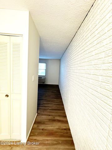 4012 Dupont Cir 309, Louisville, KY 40207