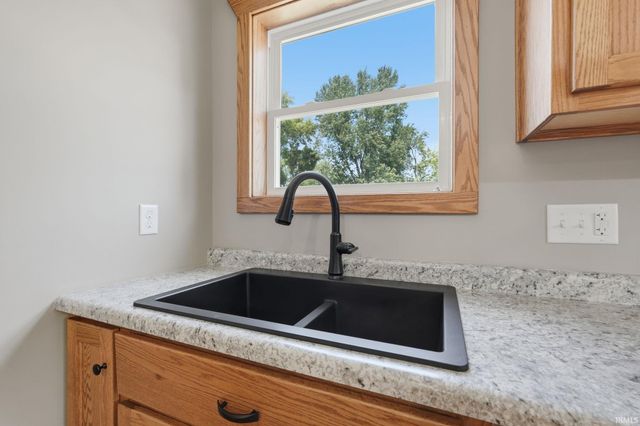 421 N Walnut Street, Hartford City, IN 47348