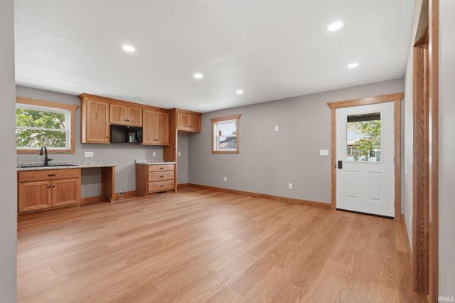 421 N Walnut Street, Hartford City, IN 47348