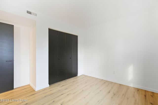 3147 Lafollette Dr, Jeffersontown, KY 40299