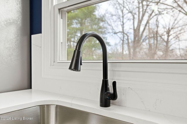 3147 Lafollette Dr, Jeffersontown, KY 40299