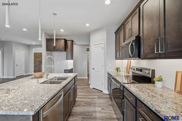 8121 Kallum Drive, Lincoln, NE 68516
