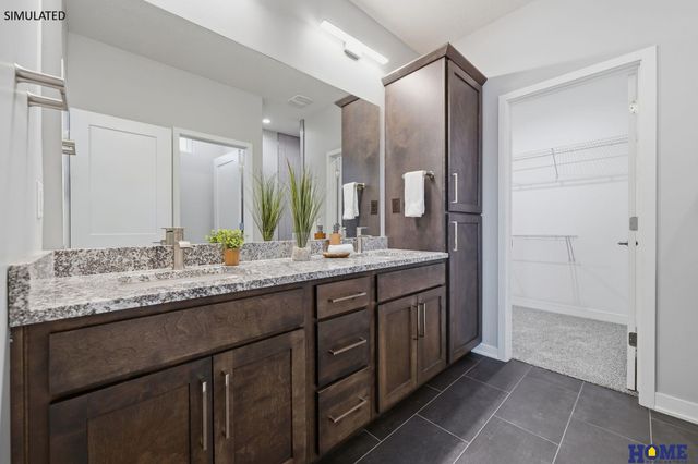 8121 Kallum Drive, Lincoln, NE 68516