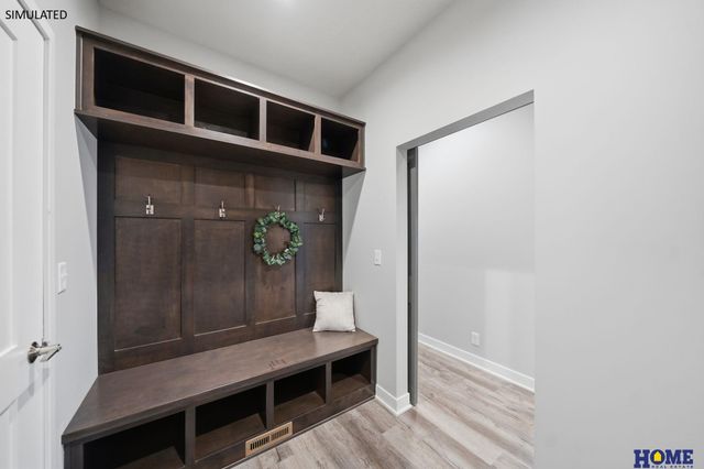 8121 Kallum Drive, Lincoln, NE 68516