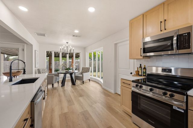 2033 Mountainview Drive, Hurst, TX 76054