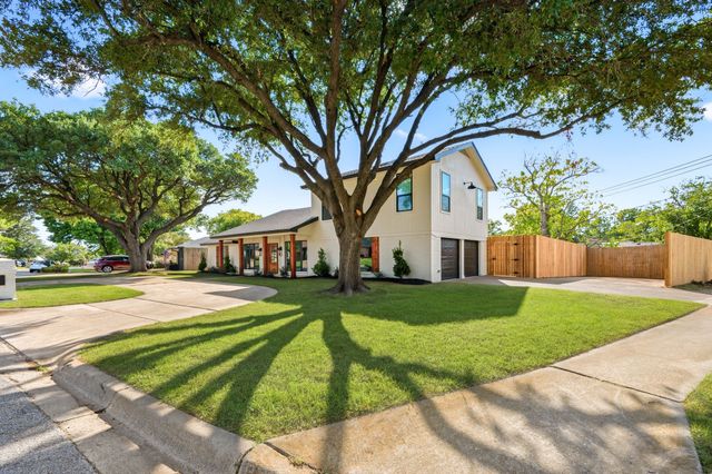 2033 Mountainview Drive, Hurst, TX 76054
