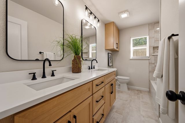 2033 Mountainview Drive, Hurst, TX 76054