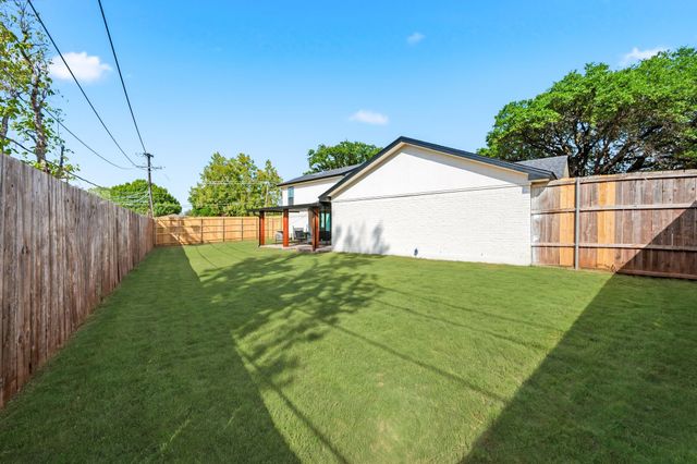 2033 Mountainview Drive, Hurst, TX 76054