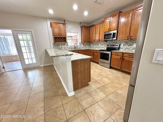11288 PANTHER CREEK Parkway, Jacksonville, FL 32221