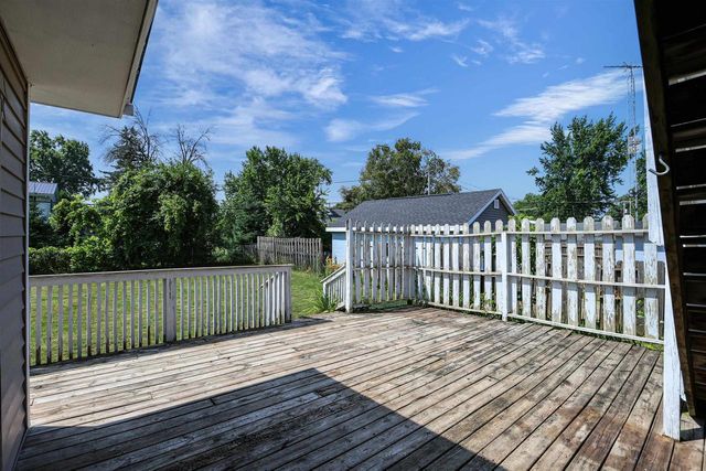 524 BRUCE STREET, New London, WI 54961