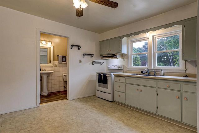 524 BRUCE STREET, New London, WI 54961