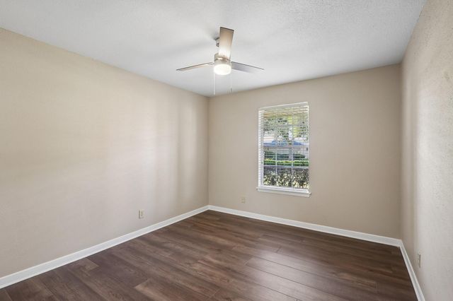 10422 Rocky Hollow Road, La Porte, TX 77571