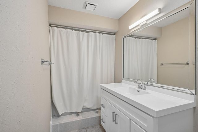 10422 Rocky Hollow Road, La Porte, TX 77571