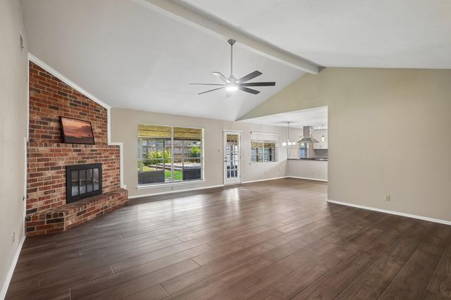 10422 Rocky Hollow Road, La Porte, TX 77571