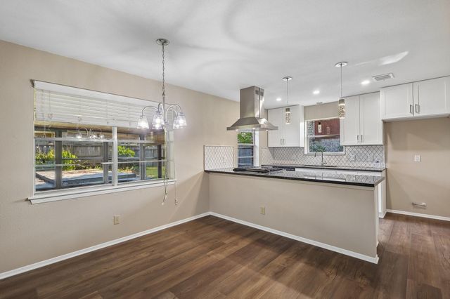 10422 Rocky Hollow Road, La Porte, TX 77571