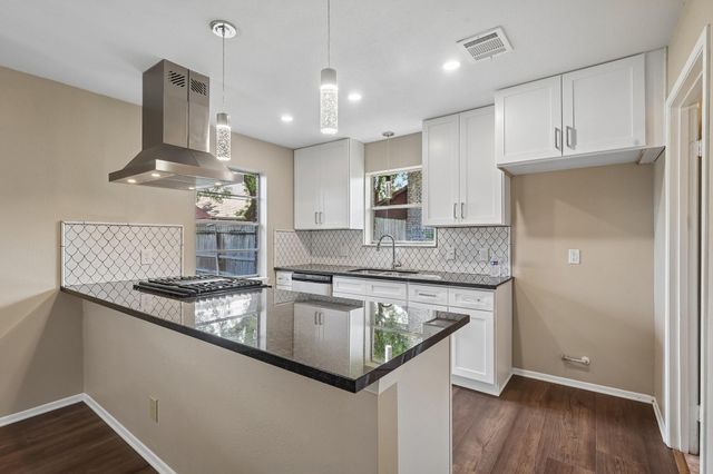 10422 Rocky Hollow Road, La Porte, TX 77571