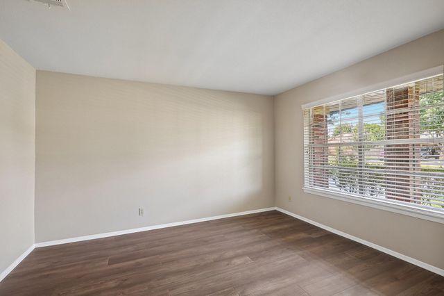 10422 Rocky Hollow Road, La Porte, TX 77571