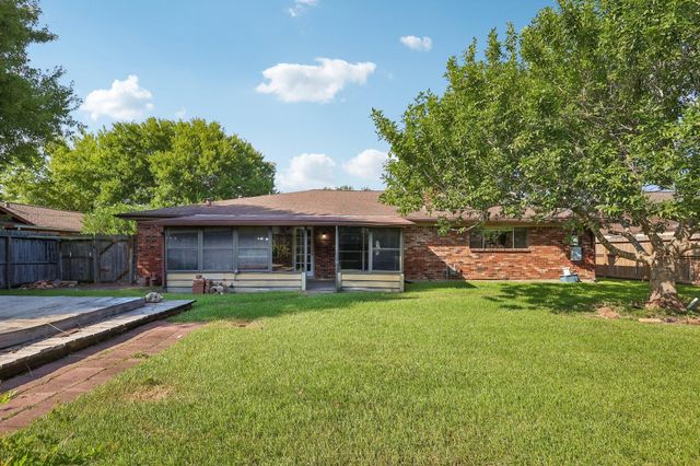 10422 Rocky Hollow Road, La Porte, TX 77571