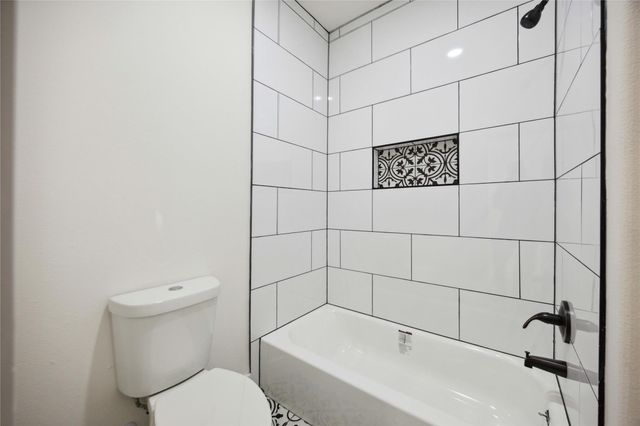 3210 Retta Street A-B, Houston, TX 77026