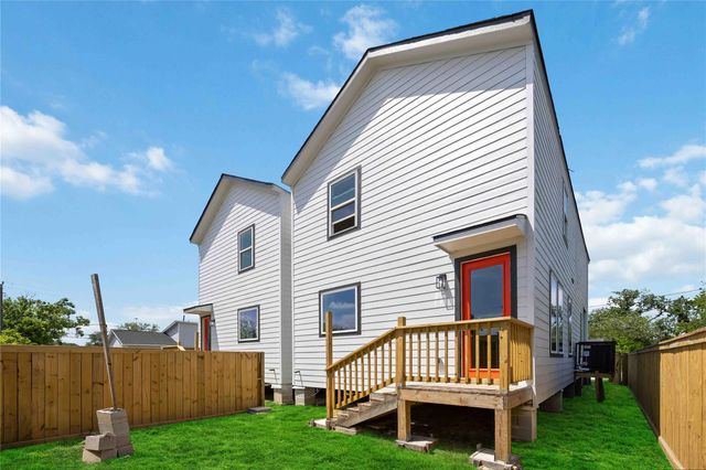 3210 Retta Street A-B, Houston, TX 77026