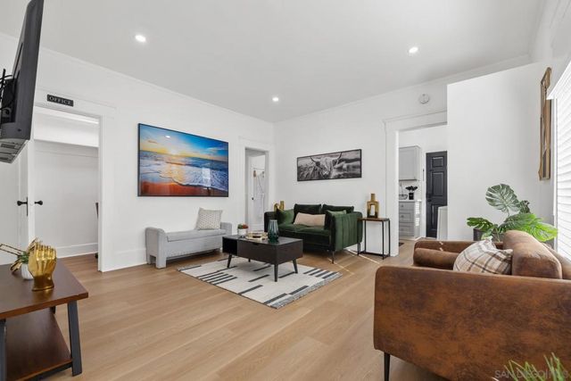 1055 21st, San Diego, CA 92102