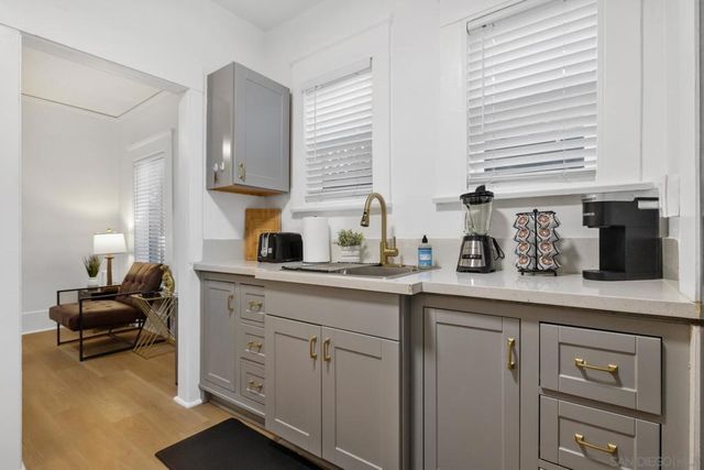 1055 21st, San Diego, CA 92102