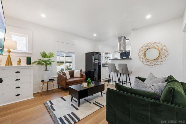 1055 21st, San Diego, CA 92102