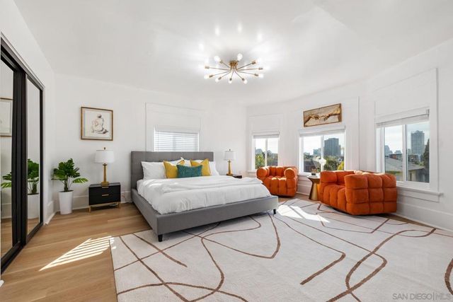 1055 21st, San Diego, CA 92102