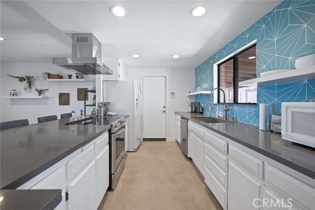 6748 San Angelo, Joshua Tree, CA 92252