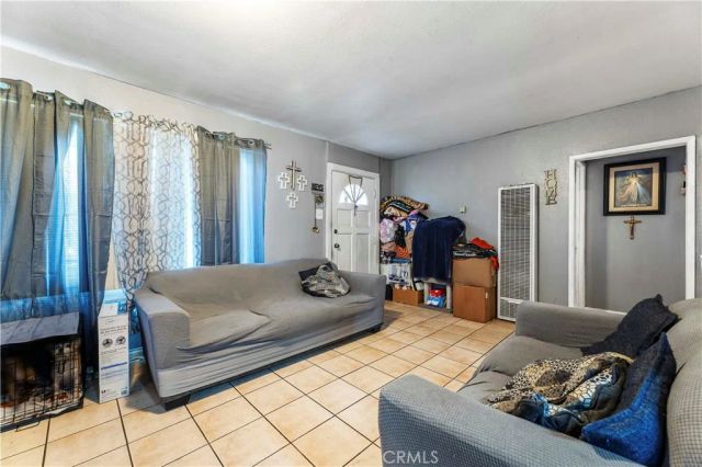 907 E 109th, Los Angeles, CA 90059