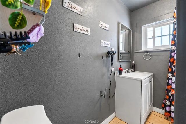 907 E 109th, Los Angeles, CA 90059