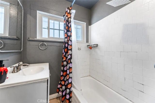 907 E 109th, Los Angeles, CA 90059