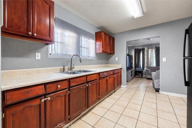 907 E 109th, Los Angeles, CA 90059