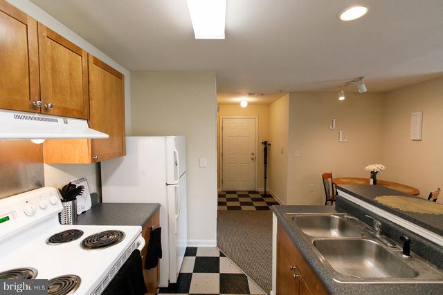 135 Yellowstone Dr Apt 301, Charlottesville, VA 22903