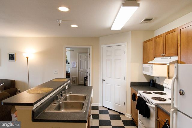 135 Yellowstone Dr Apt 301, Charlottesville, VA 22903