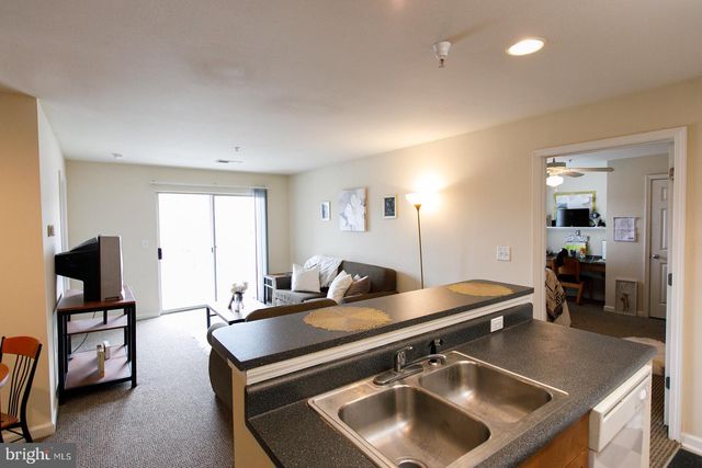 135 Yellowstone Dr Apt 301, Charlottesville, VA 22903