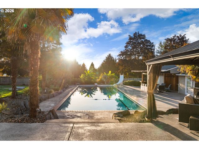 16004 Ne 203RD Ct, Brush Prairie, WA 98606
