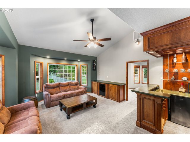 16004 Ne 203RD Ct, Brush Prairie, WA 98606