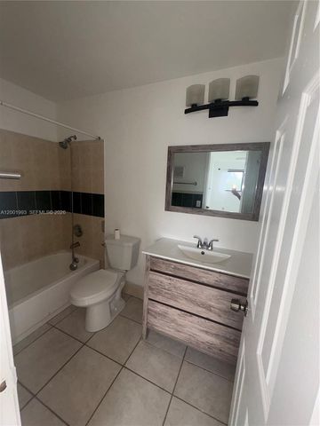 9709 Hammocks Blvd 204, Miami, FL 33196