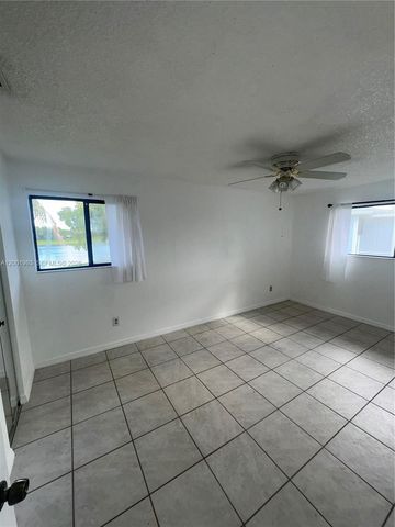 9709 Hammocks Blvd 204, Miami, FL 33196