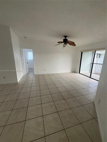 9709 Hammocks Blvd 204, Miami, FL 33196