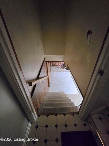 6811 Copra Ln, Louisville, KY 40219